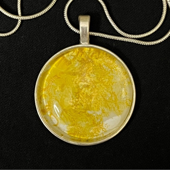 Yellow Pendant Necklace - Picture 3 of 10